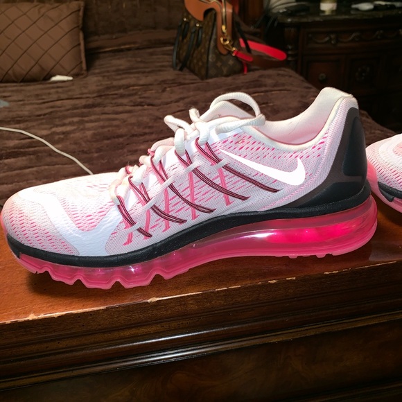 Women’s Nike Airmax - Picture 5 of 7